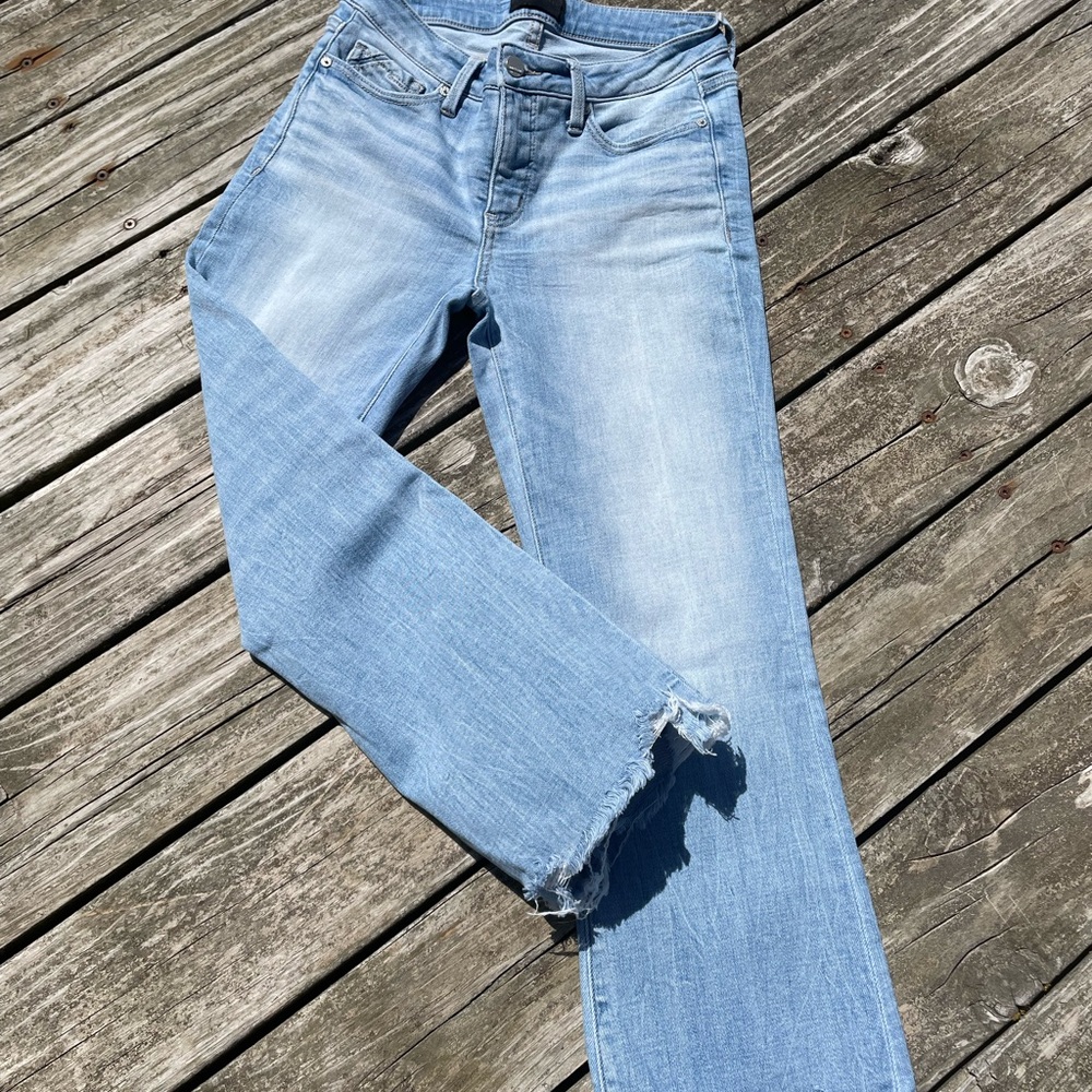 Buckle Light Blue Cropped Ankle Jeans